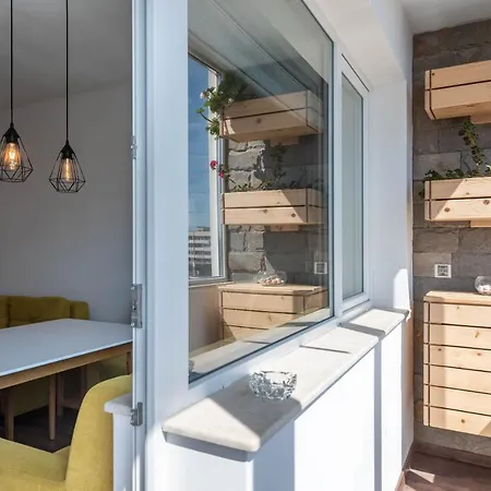 Cosy In Apartment *